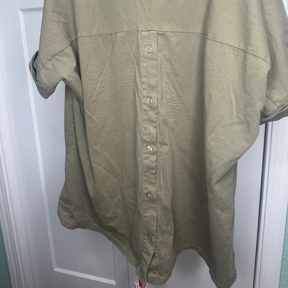 silence + noise olive green tunic, button details, roll up sleeves, scoop Medium - Picture 3 of 4